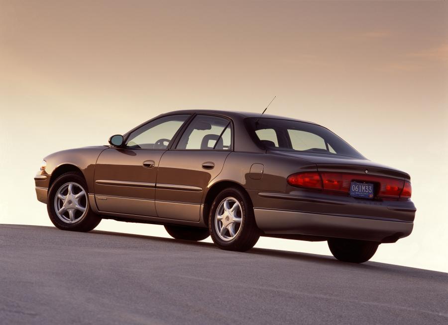  Buick Regal Supercharged Joseph Abboud Edition 2001 года  (фото 3 из 4)